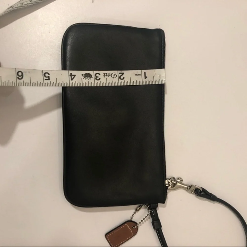 Coach vintage y2k soho black leather wristlet bag